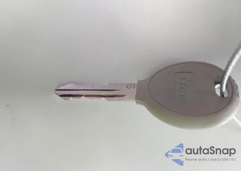 2013 Chrysler 200 Lx z USA, uszkodzony, nr VIN 1C3CCBAB9DN568681